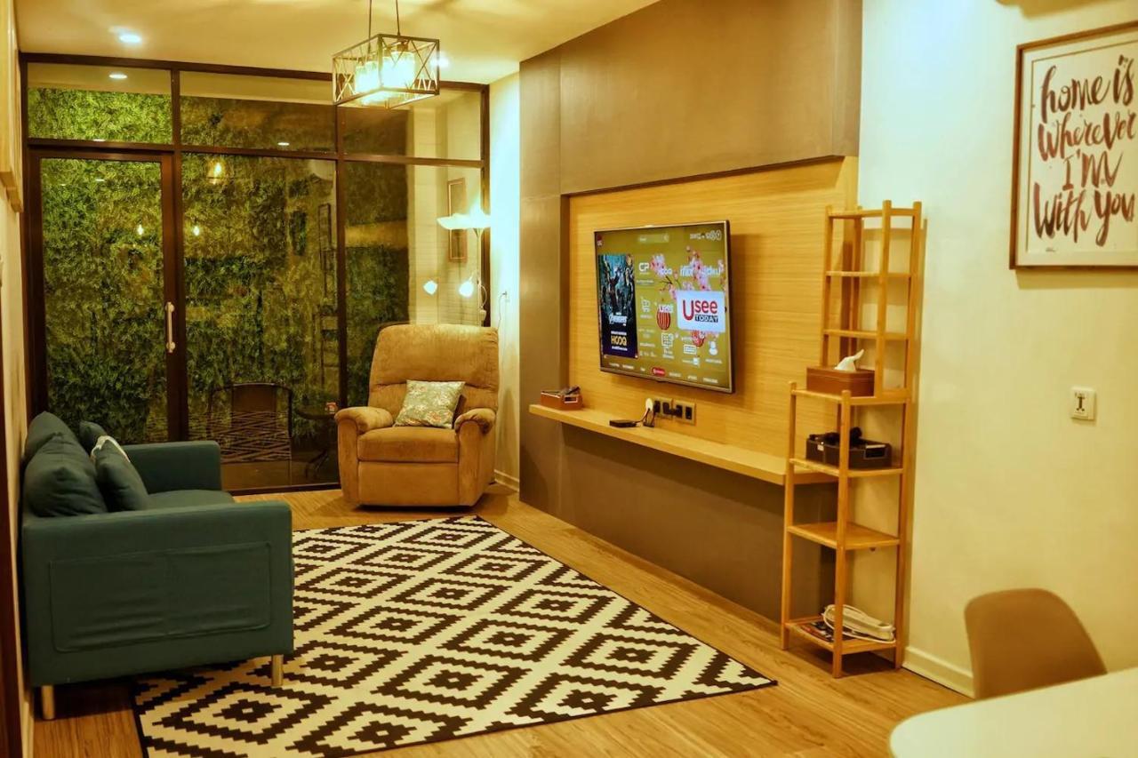 Villa Graha Padma Avonia à Semarang Extérieur photo